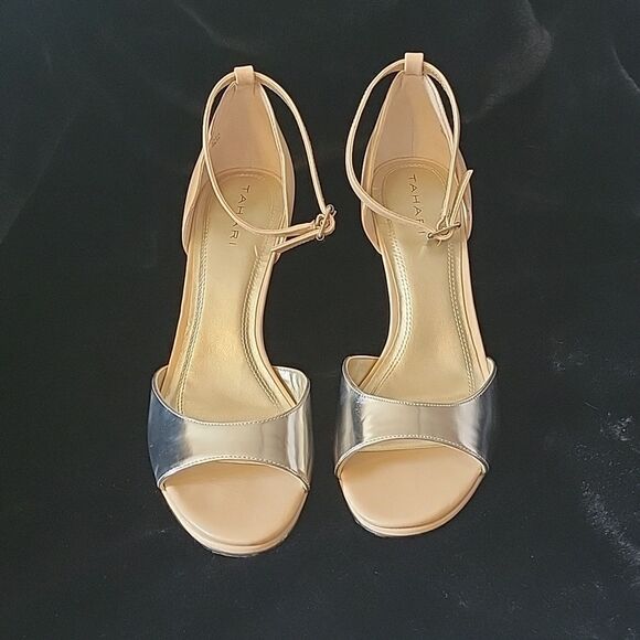 Tahari Heeled ankle Sandles Like new - Picture 2 of 12